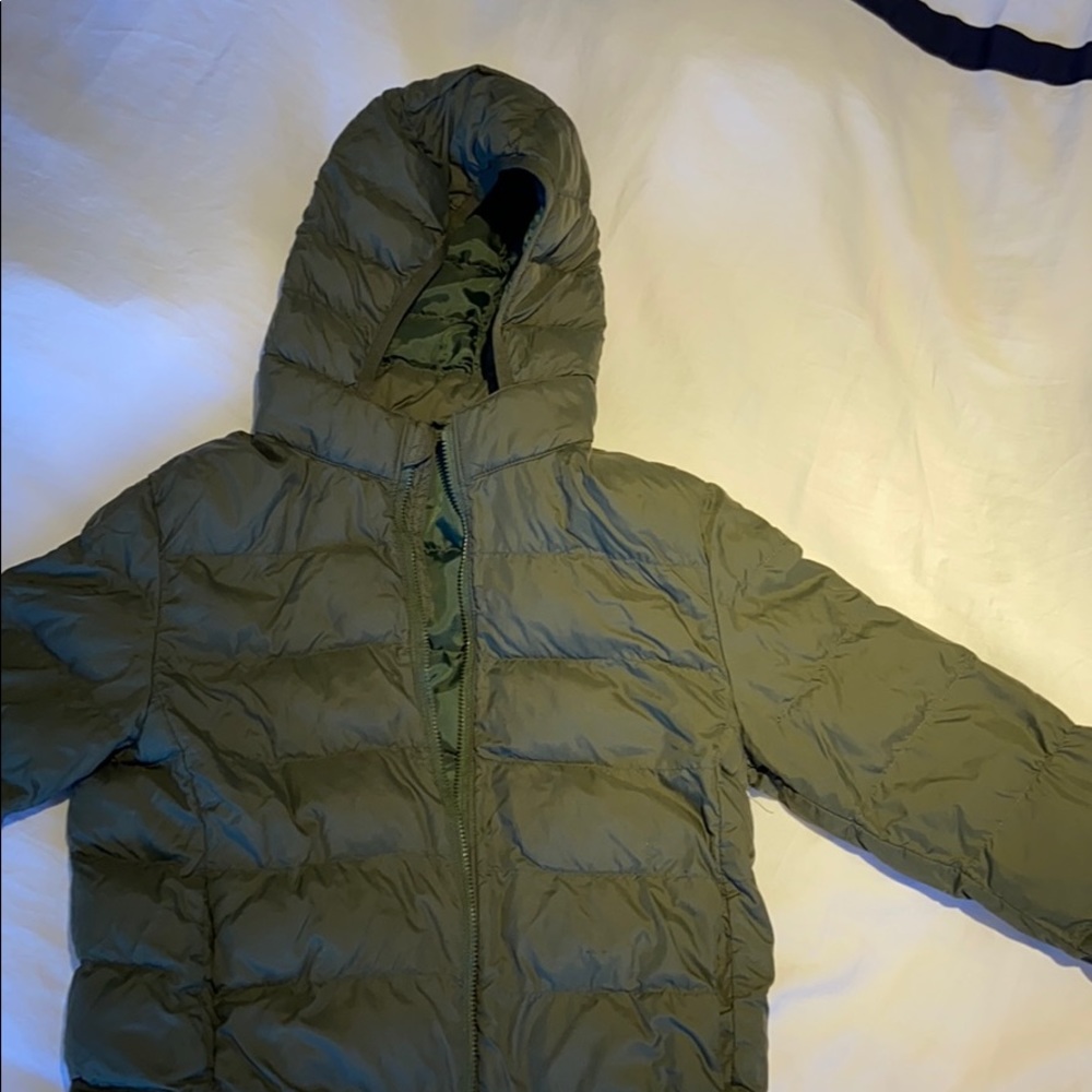 Green Uniqlo kids light down coat